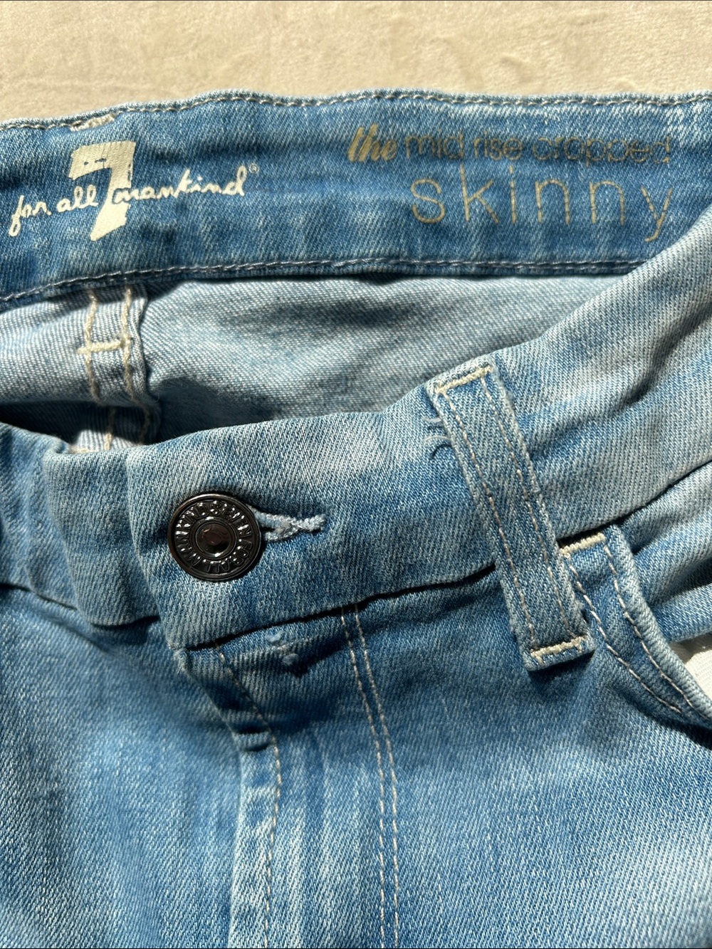 Seven for all Mankind 7Fam the Midrise Cropped Skinny Jeans Size 26 - Picture 9 of 11